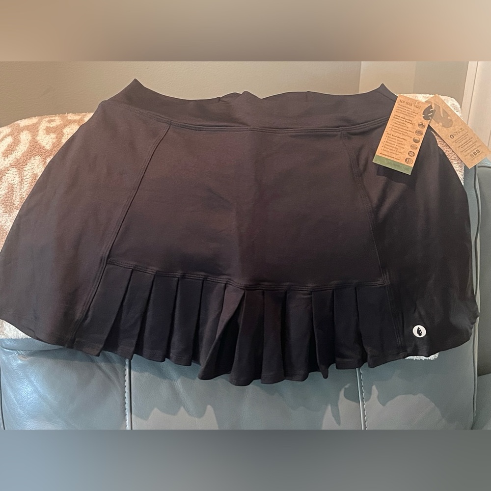 Dona Jo Skort - runs small!